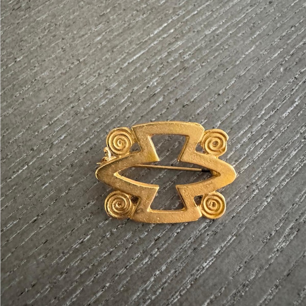 Elegant Gold-Tone Brooch
